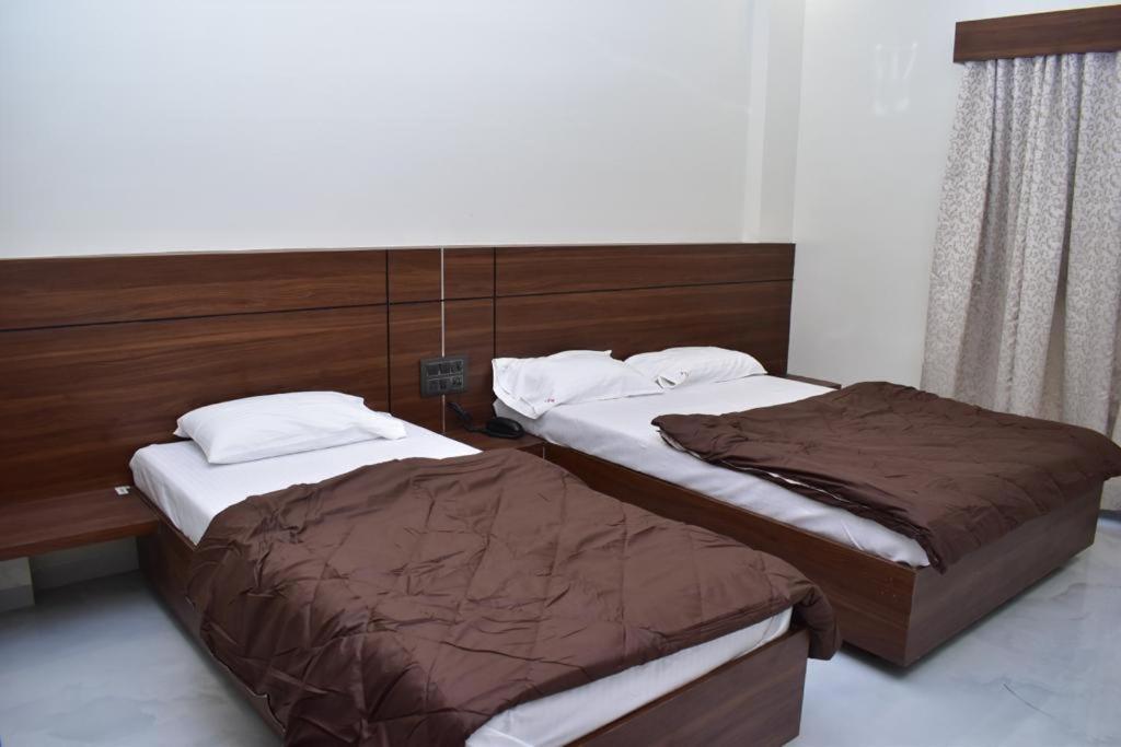 Hotel Sai Sandesh Shirdi Exterior foto